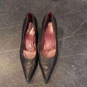 Gucci point toe black heals size 7